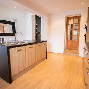 Burnaby's Home, By Host, Free On Street Parking Cardiff